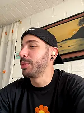 Guyinthemountain online show from October 2025 08:31:01 PM