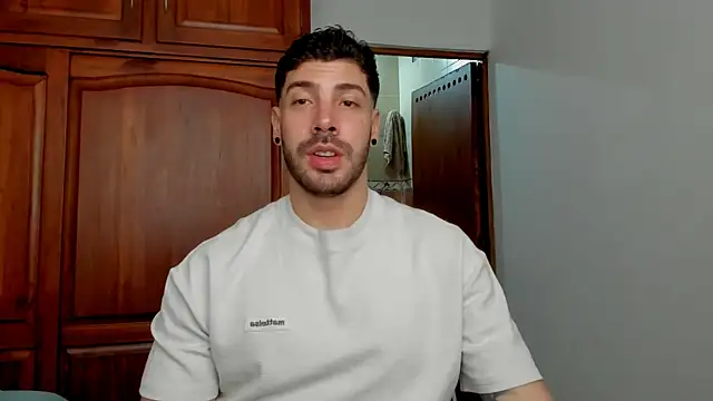 Guyinthemountain online show from July 2026 01:40:01 PM