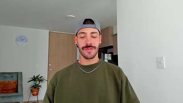 Guyinthemountain online show from December 2024 03:05:01 PM