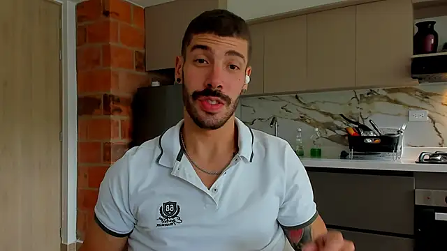 Guyinthemountain online show from December 2024 07:13:02 PM