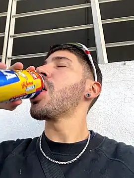 Guyinthemountain online show from October 2025 08:21:02 PM