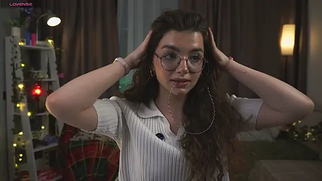 Snapshot of FlairEdgin chatting on April 2026 07:06:02 PM FlairEdgin online show from April 2026 07:06:02 PM