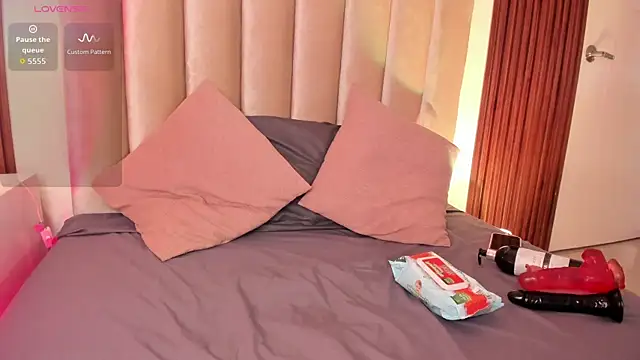 alisson sanders online show from December 2025 01:24:02 PM