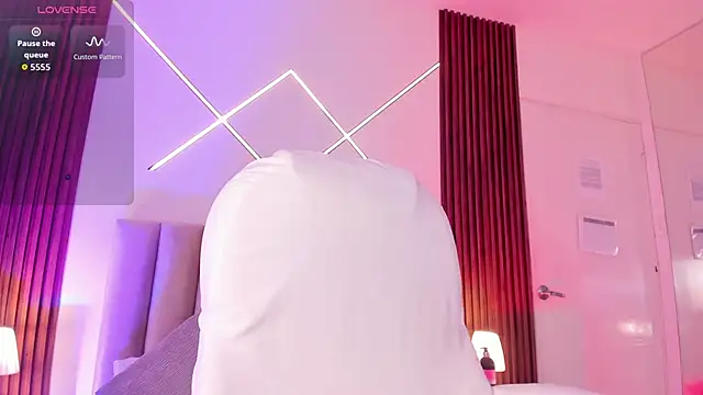 alisson sanders online show from November 2025 01:03:01 PM