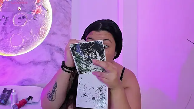 Snapshot of JulietaKane chatting on February 2026 04:56:01 AM JulietaKane online show from February 2026 04:56:01 AM