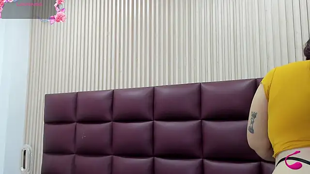 Snapshot of JulietaKane chatting on December 2025 05:06:02 AM JulietaKane online show from December 2025 05:06:02 AM