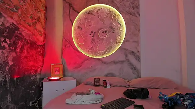 Snapshot of JulietaKane chatting on February 2026 05:04:02 AM JulietaKane online show from February 2026 05:04:02 AM