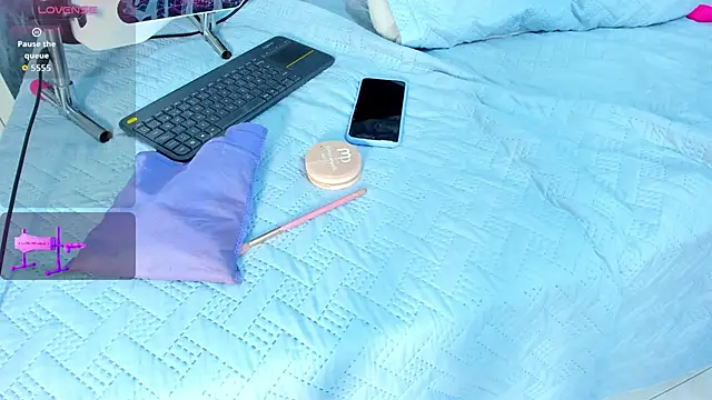 Snapshot of JulietaKane chatting on October 2025 05:06:01 AM JulietaKane online show from October 2025 05:06:01 AM