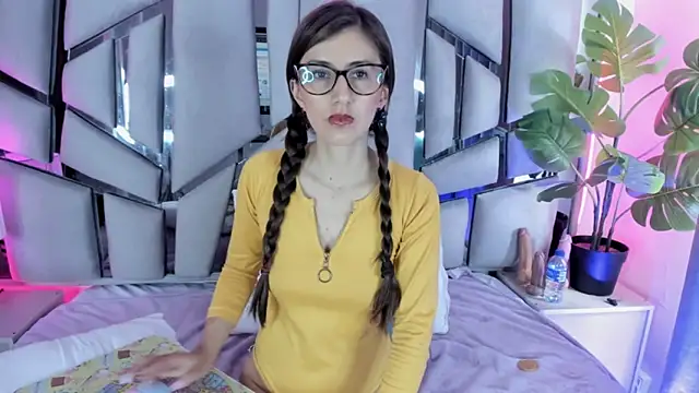  jade white  online show from November 2025 01:55:02 PM