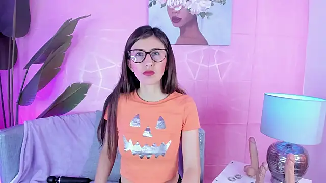  jade white  online show from October 2025 01:04:02 PM