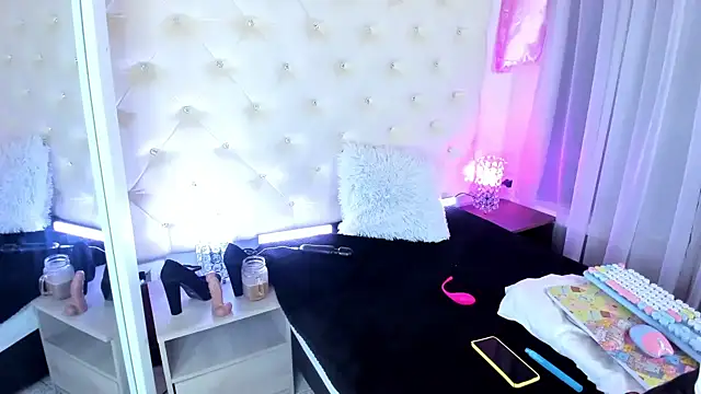  jade white  online show from February 2025 12:38:01 PM