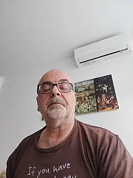 Satiro Sevilla online show from November 2025 03:05:02 PM