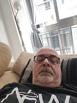 Satiro Sevilla online show from November 2025 04:54:01 PM