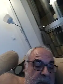 Satiro Sevilla online show from October 2025 11:00:02 PM