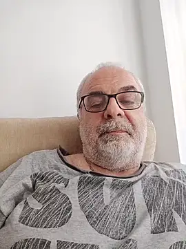 Satiro Sevilla online show from April 2026 01:12:01 PM