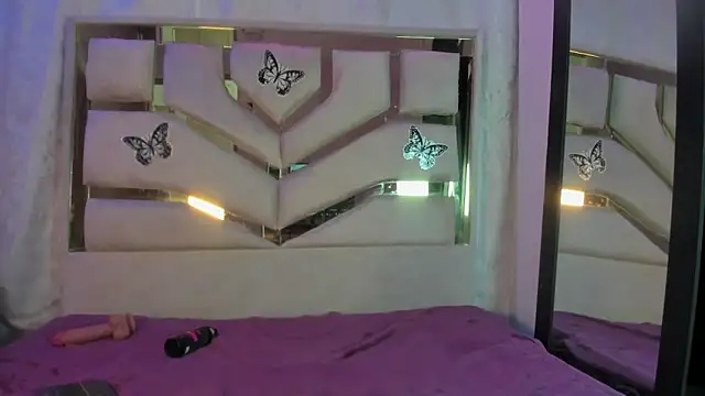 Strella ferrera online show from April 2026 08:34:01 PM