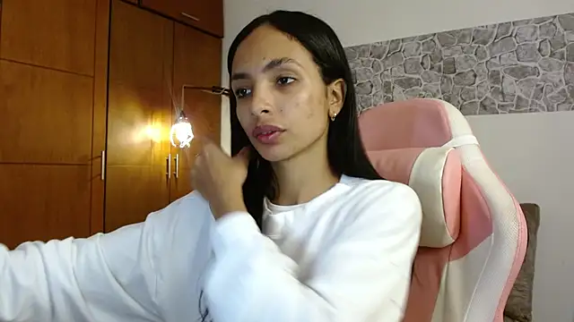 Snapshot of AnnitaSerna_ chatting on October 2025 03:24:01 PM AnnitaSerna online show from October 2025 03:24:01 PM