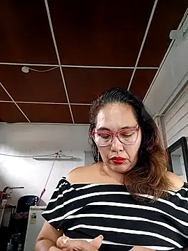 anniecoopeer online show from March 2025 03:04:01 PM
