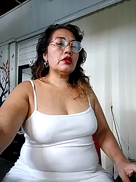 anniecoopeer online show from October 2025 03:13:02 PM