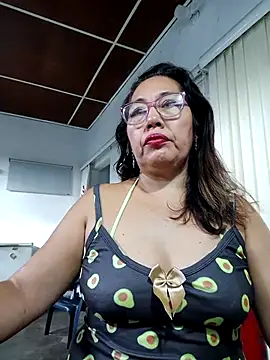 anniecoopeer online show from March 2025 12:06:02 PM