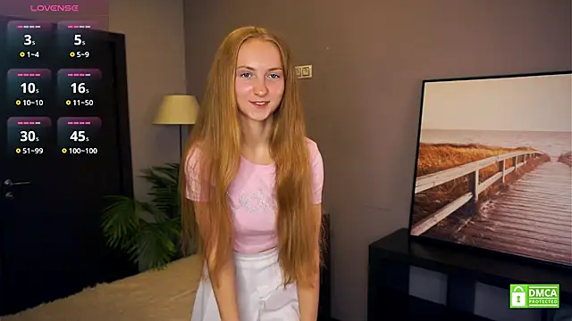 EsmaCarll online show from September 2025 08:31:01 PM