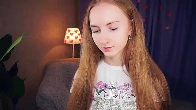 EsmaCarll online show from March 2025 08:21:02 PM