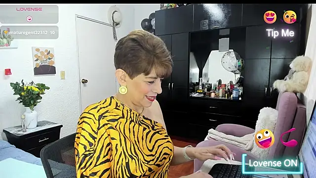 Angelina Stone 65 online show from January 2026 09:52:02 PM