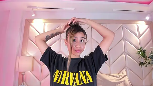 Snapshot of NairobiLee chatting on April 2026 12:56:01 PM NairobiLee online show from April 2026 12:56:01 PM