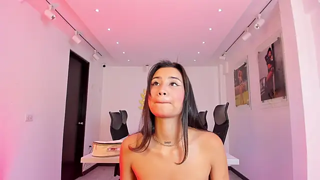 Snapshot of NairobiLee chatting on January 2026 01:59:01 PM NairobiLee online show from January 2026 01:59:01 PM