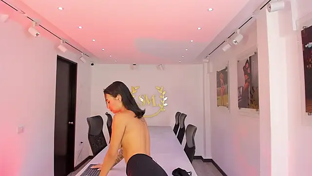 Snapshot of NairobiLee chatting on December 2025 10:52:01 AM NairobiLee online show from December 2025 10:52:01 AM