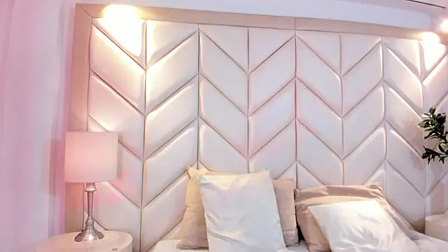 Snapshot of NairobiLee chatting on April 2026 11:48:02 AM NairobiLee online show from April 2026 11:48:02 AM