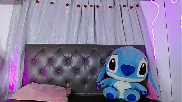 evie cloud online show from May 2026 01:37:01 AM
