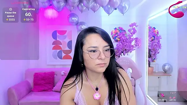 Snapshot of Tiara_rr chatting on September 2025 07:24:01 PM Tiara rr online show from September 2025 07:24:01 PM