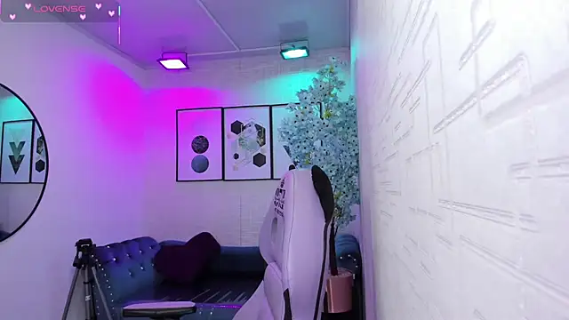 Tiara rr online show from April 2026 03:23:01 AM