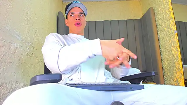 Benjamin More online show from November 2025 06:01:01 PM