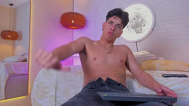 Benjamin More online show from June 2026 09:14:01 AM