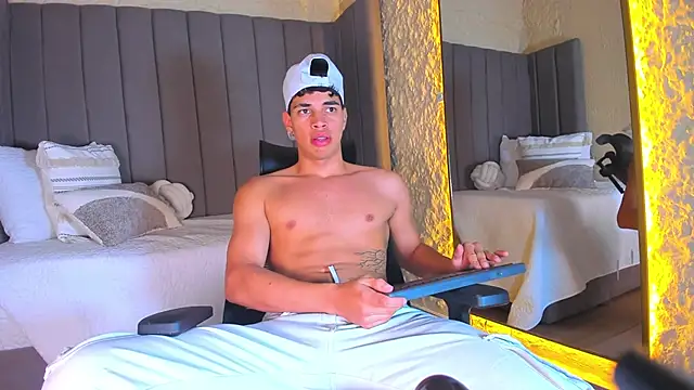 Benjamin More online show from December 2025 12:11:02 AM