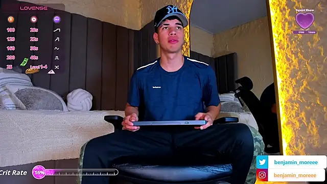 Benjamin More online show from December 2025 05:13:01 AM