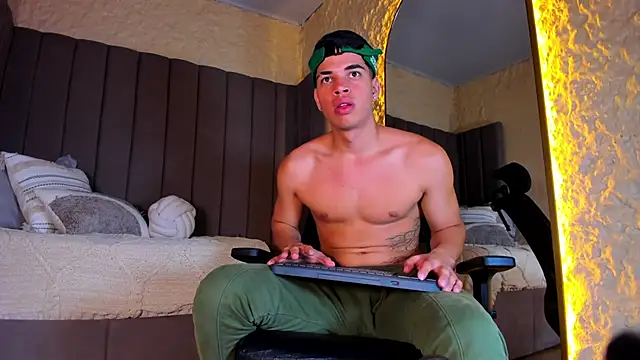 Benjamin More online show from December 2025 03:45:02 AM