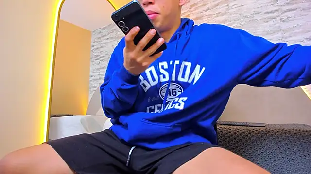 Benjamin More online show from November 2025 02:09:02 PM