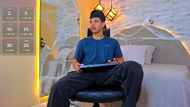 Benjamin More online show from October 2025 12:25:02 PM