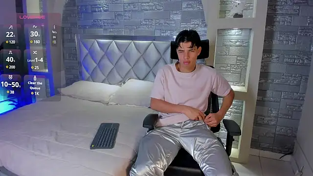 Benjamin More online show from March 2025 10:28:02 PM