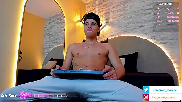 Benjamin More online show from October 2025 11:12:01 AM