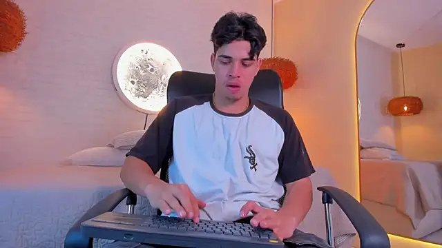 Benjamin More online show from May 2026 03:45:02 AM