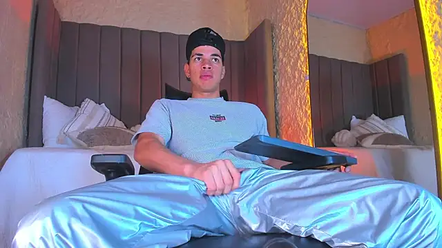 Benjamin More online show from November 2025 12:27:02 PM