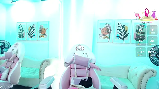 Ema louis  online show from April 2026 07:48:02 PM