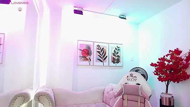 Ema louis  online show from March 2026 12:32:02 PM