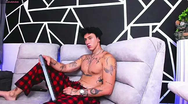Snapshot of JUSTIN_FULLER1 chatting on February 2025 10:31:02 PM JUSTIN FULLER1 online show from February 2025 10:31:02 PM