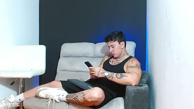 JUSTIN FULLER1 online show from February 2026 11:15:02 PM