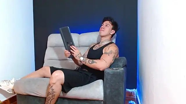 JUSTIN FULLER1 online show from January 2026 02:50:01 AM